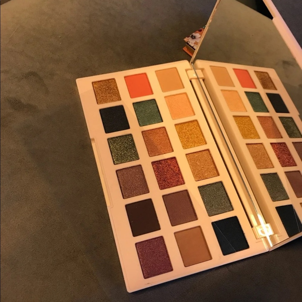 Makeup Bundle - Picture 2 of 9